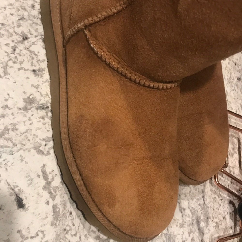 Tan ugg boots 🤩 - Picture 9 of 12